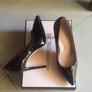 NWT BCBG black patent leather 4 inch heel size 6